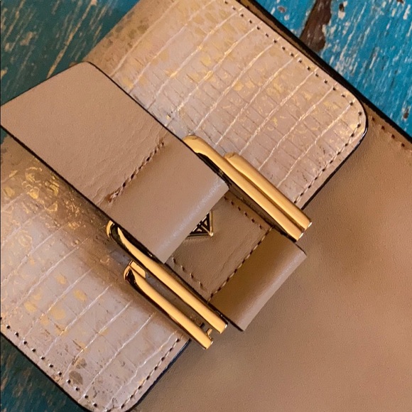 Antonio Melani Cross Body Purse. - Picture 8 of 8